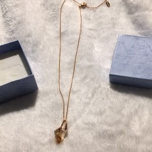 Rigant rose gold necklace with crystal